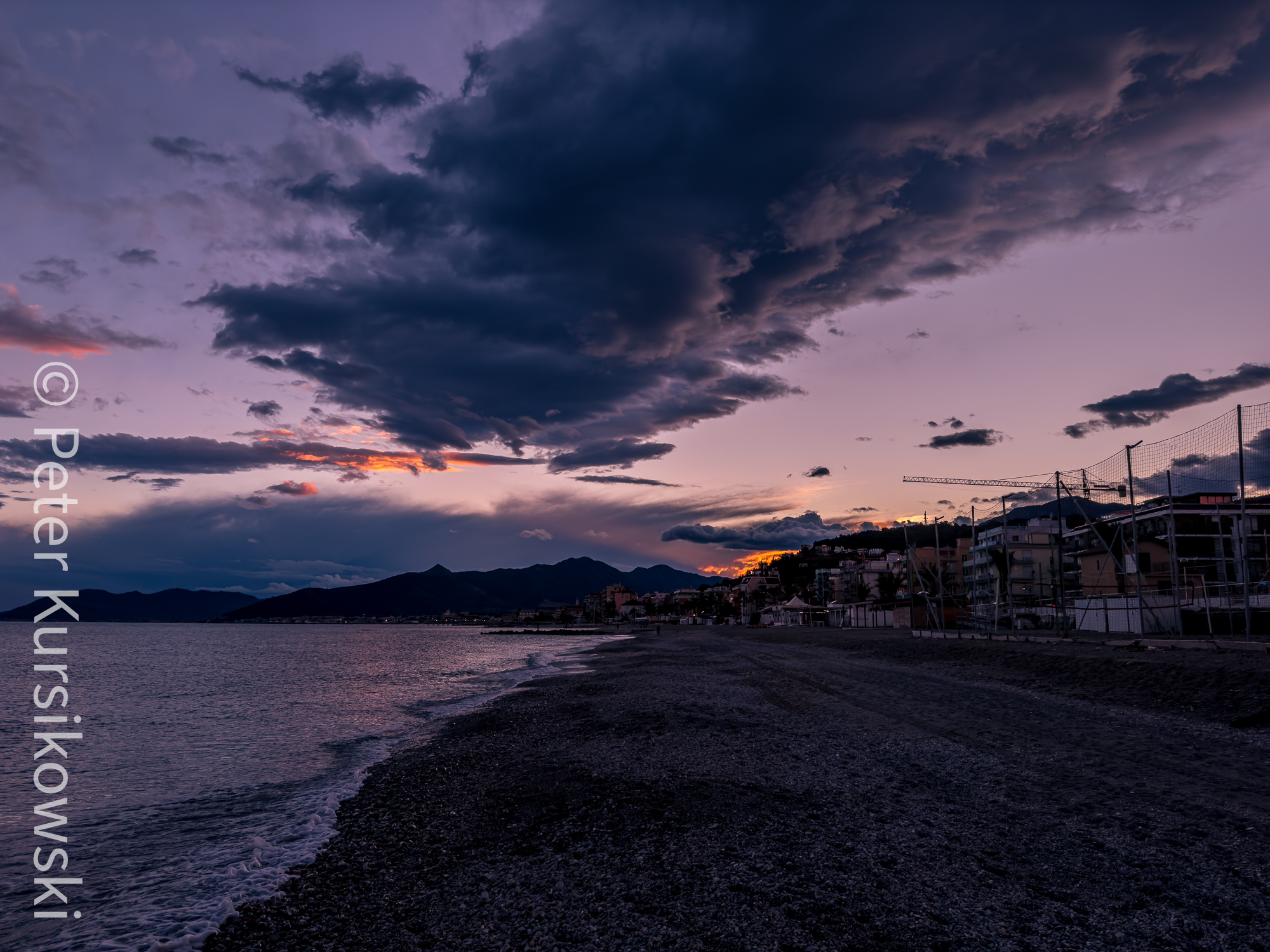 Sonnenuntergänge sind über der Riviera einfach was tolles.